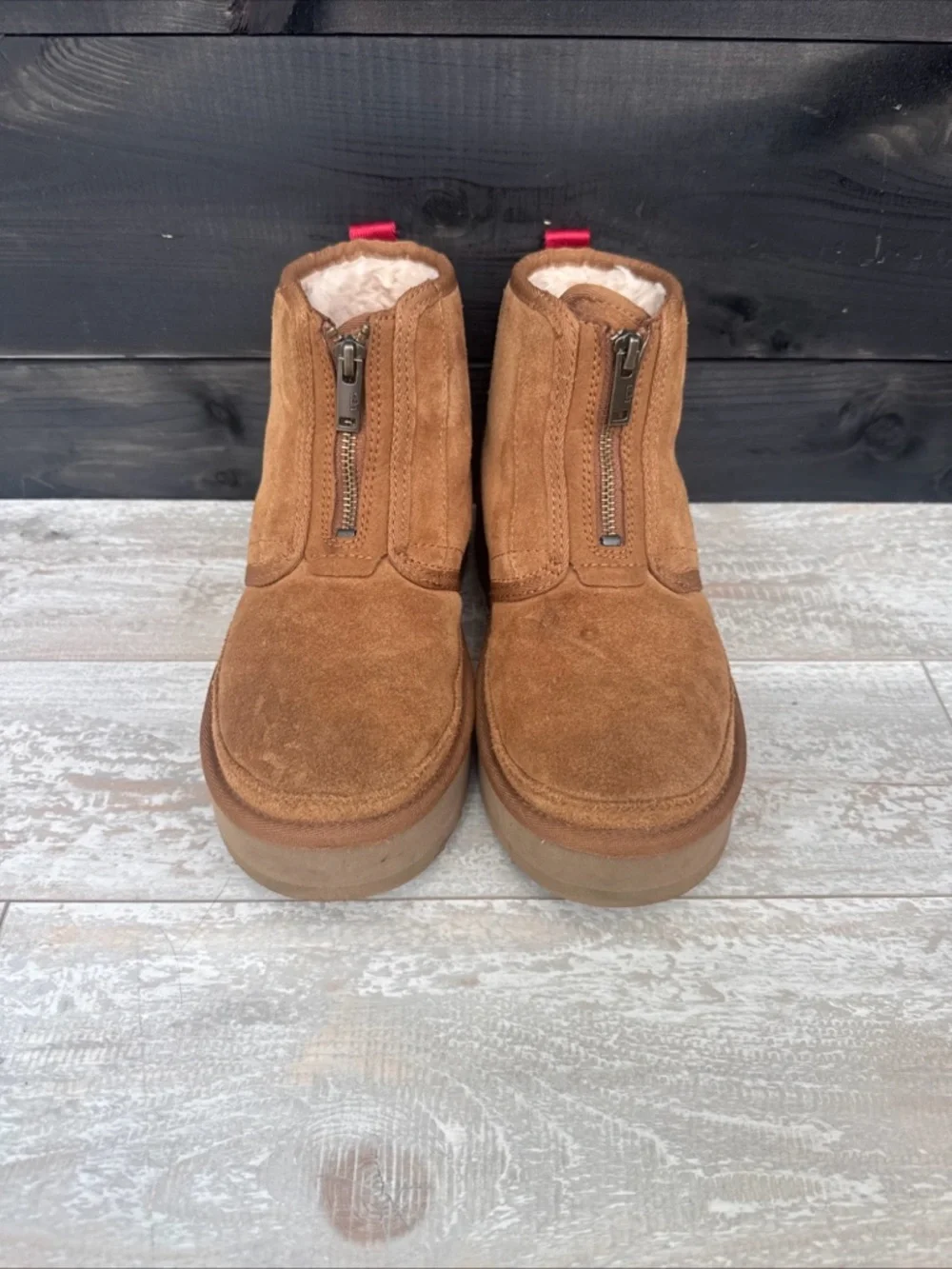UGG Neumel Zip Platform Boot Women’s Size 6 Chestnut